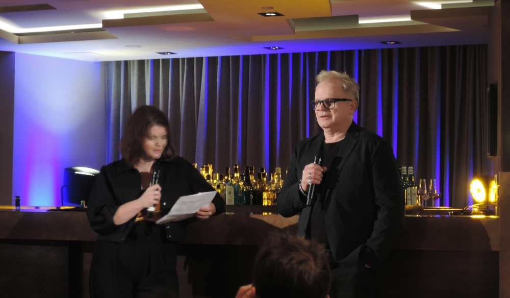 Herbert Grönemeyer mit Moderatorin Sophie Passmann © Planet Interview