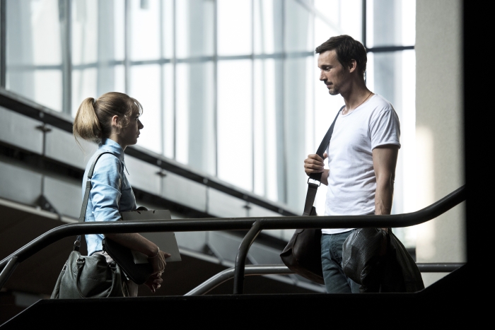 Szene aus "Die Lügen der Sieger" mit Florian David Fitz und Lilith Stangenberg. © Martin Menke
