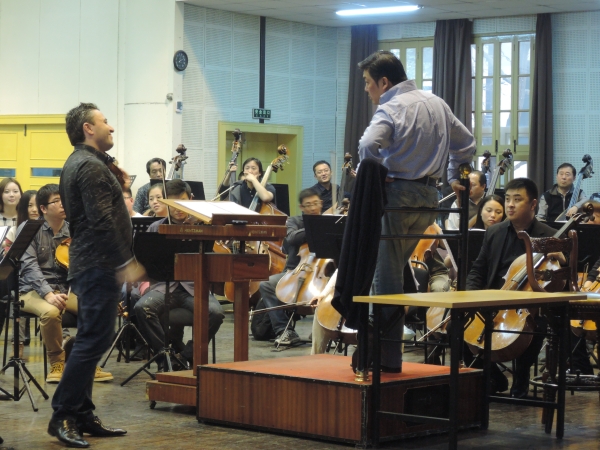 Bei einer Probe mit Maxim Vengerov in Shanghai